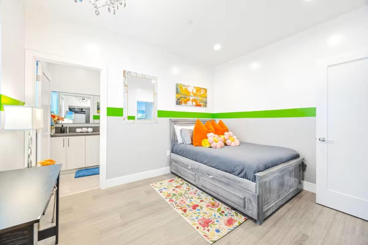 E- Classy Noho Oasis 2-units, U-studios 15m Apartment *