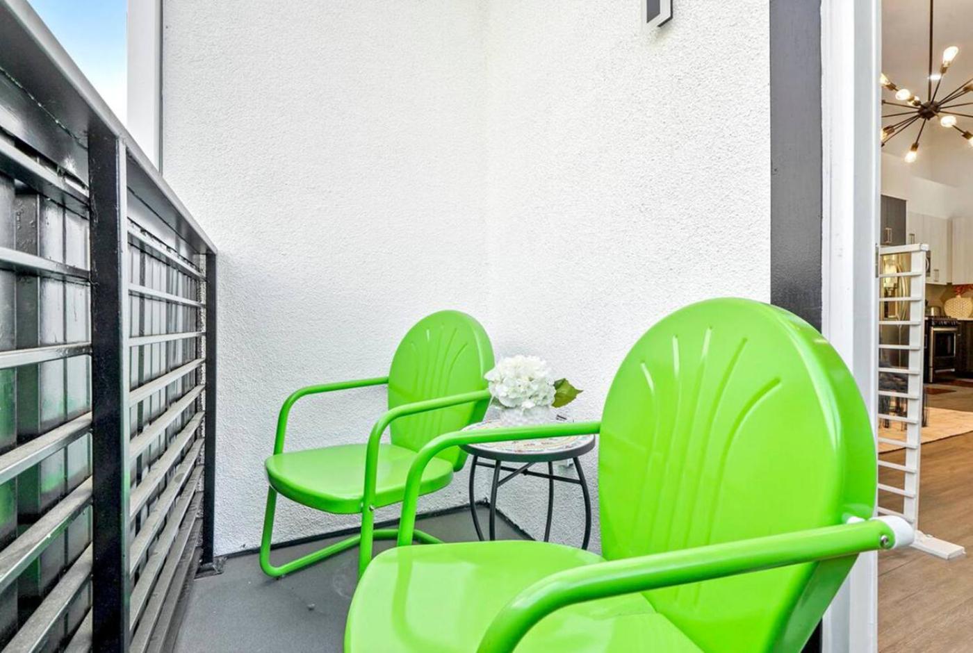 E- Classy Noho Oasis 2-units, U-studios 15m Apartment