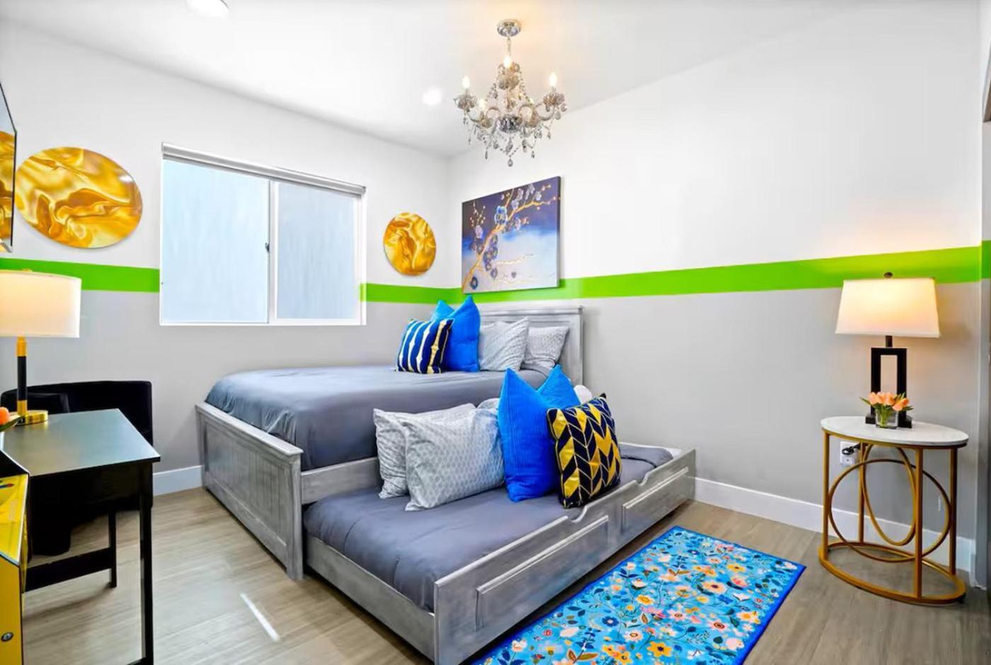 E- Classy Noho Oasis 2-units, U-studios 15m Apartment