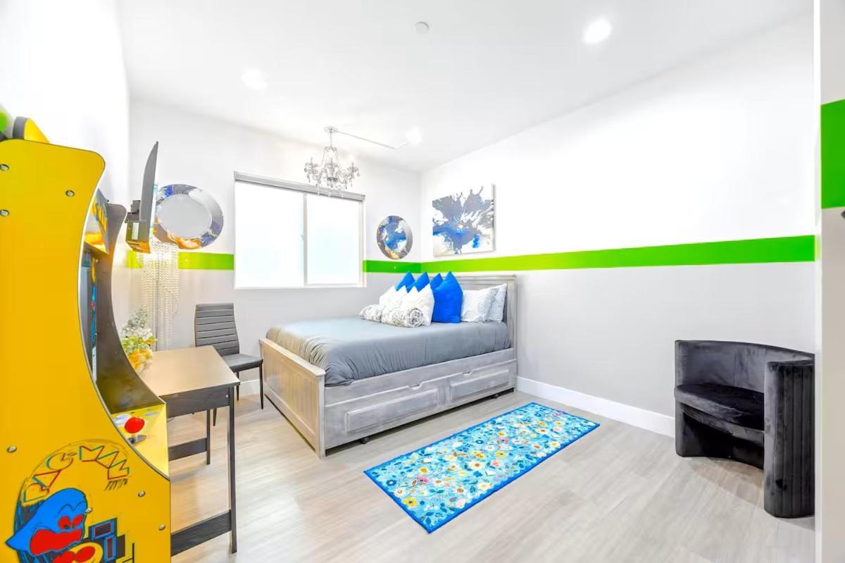 E- Classy Noho Oasis 2-units, U-studios 15m Apartment