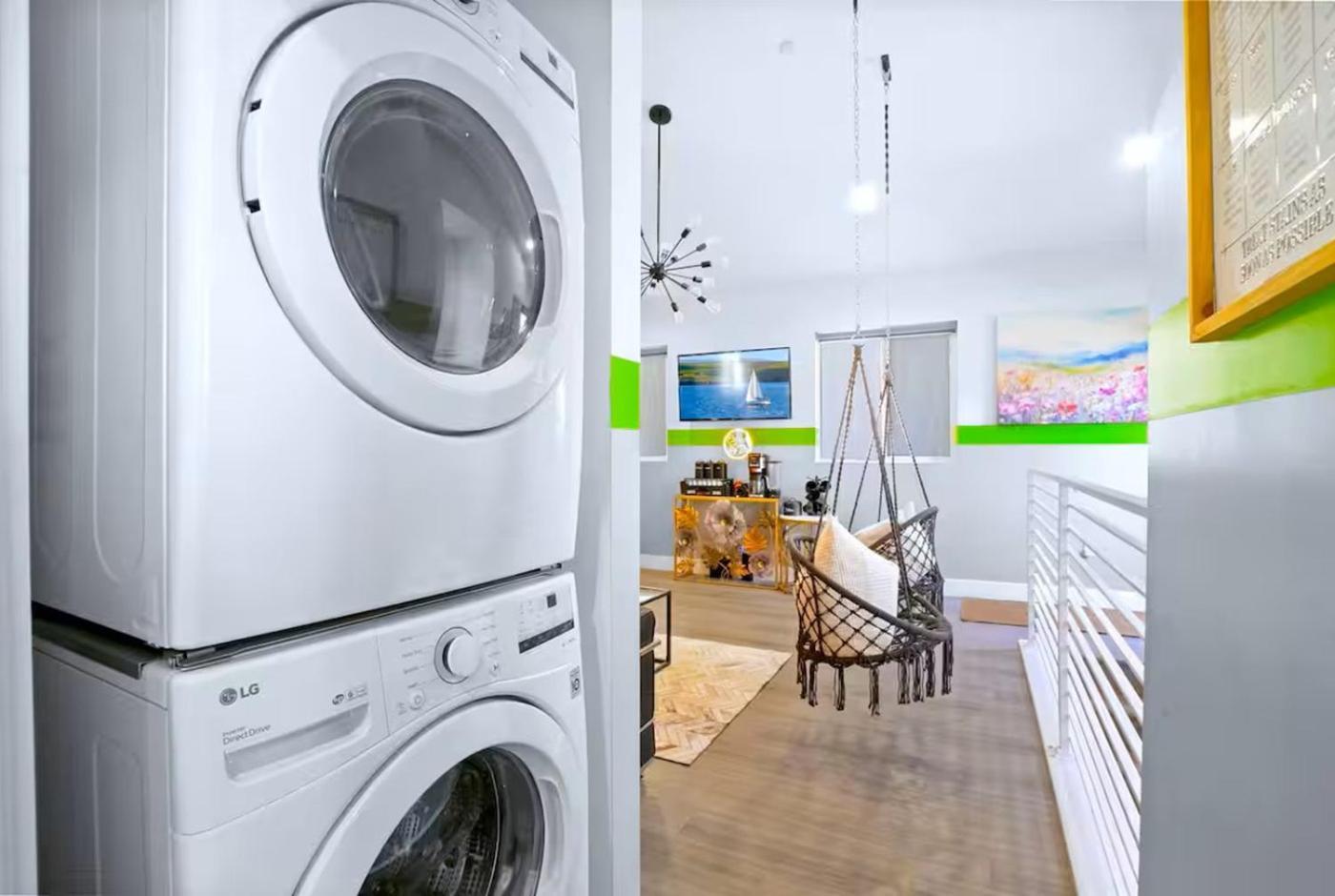 E- Classy Noho Oasis 2-units, U-studios 15m *