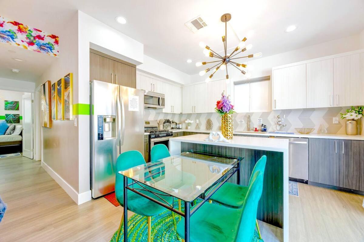 E- Classy Noho Oasis 2-units, U-studios 15m