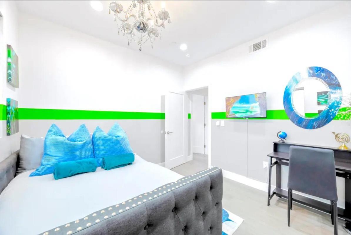 E- Classy Noho Oasis 2-units, U-studios 15m * Los Angeles